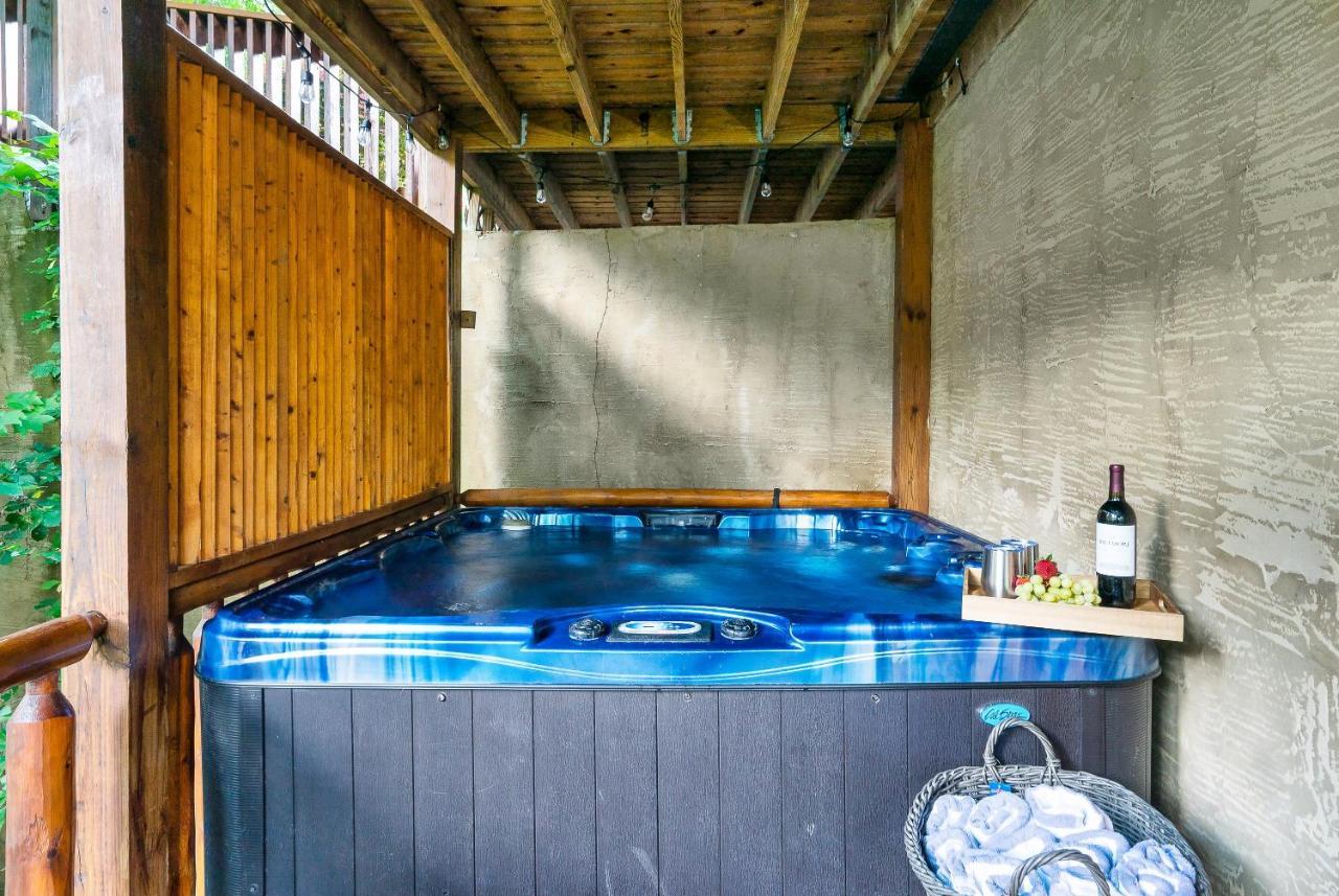 Summer Sale! Pool, Sauna, View, Hottub, Game Sevierville Exterior photo