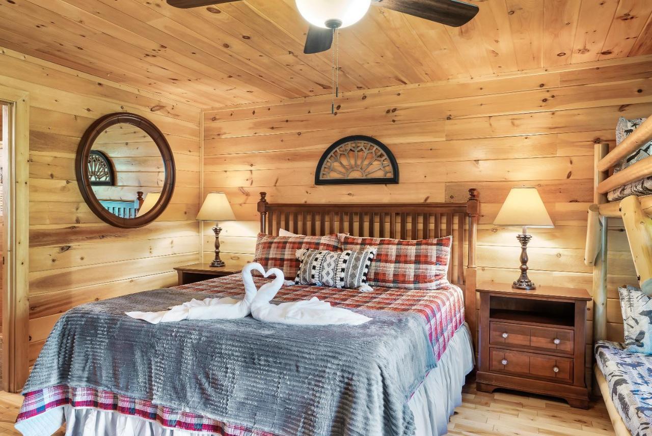 Summer Sale! Pool, Sauna, View, Hottub, Game Sevierville Exterior photo