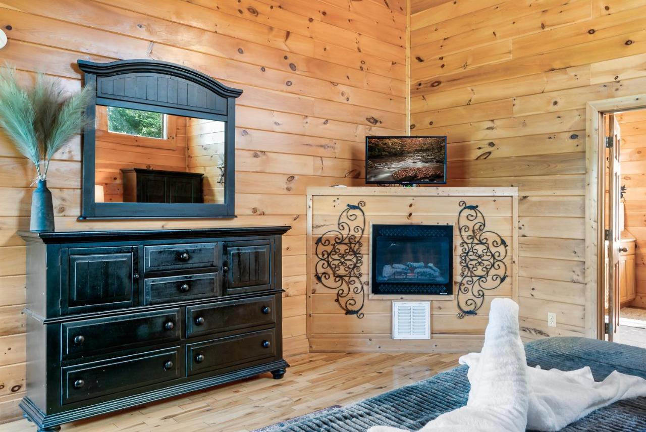 Summer Sale! Pool, Sauna, View, Hottub, Game Sevierville Exterior photo
