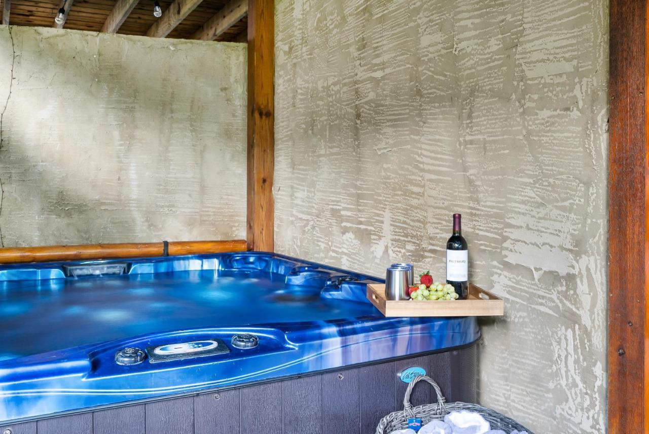 Summer Sale! Pool, Sauna, View, Hottub, Game Sevierville Exterior photo